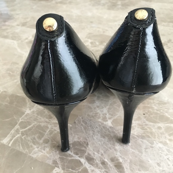 Michael Kors black rounded toe pumps - Picture 5 of 5